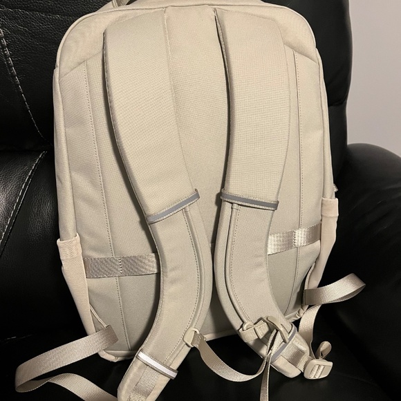 Lululemon backpack - Picture 3 of 4